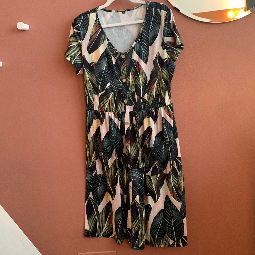 tropical leaf dress like new with pockets size xl